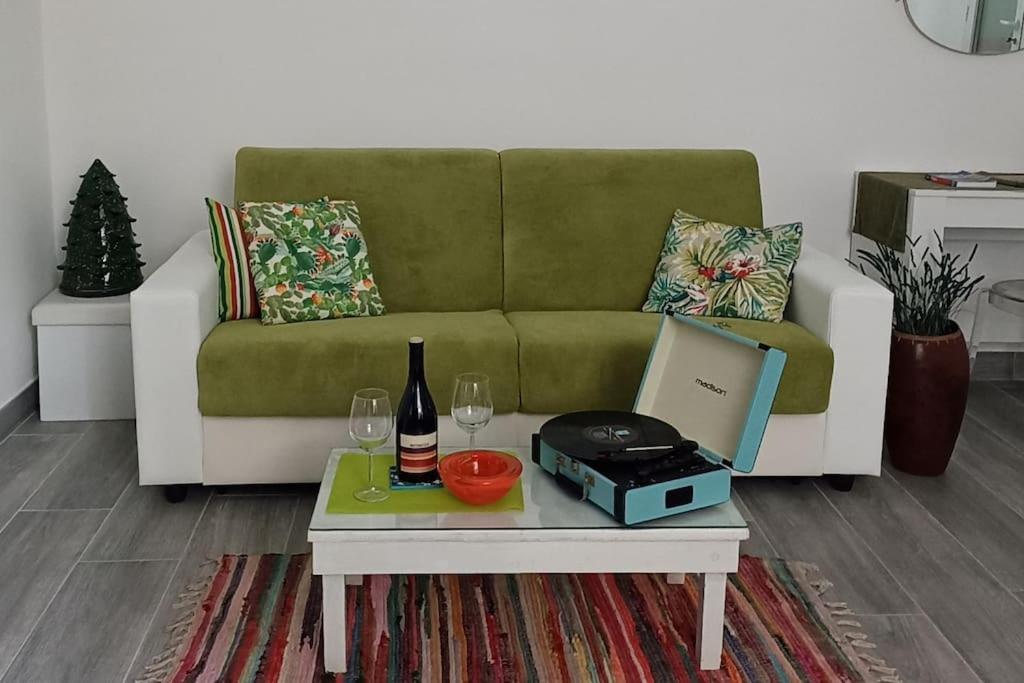 Iris Apartment, Comfort E Stile Nel Cuore Di Bisceglie Exteriér fotografie