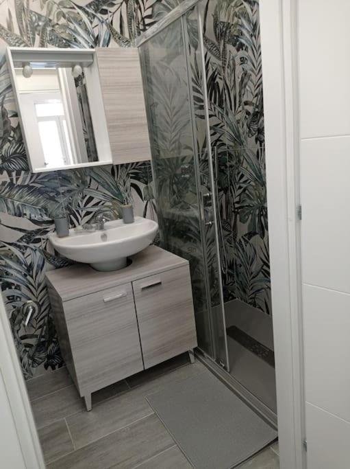 Iris Apartment, Comfort E Stile Nel Cuore Di Bisceglie Exteriér fotografie